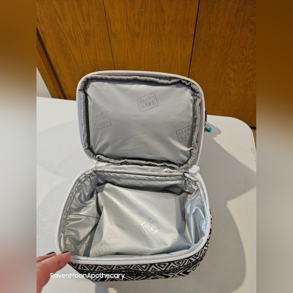 3/15$ Bundle Deal Arctic Zone Lunch Bag - Picture 3 of 6